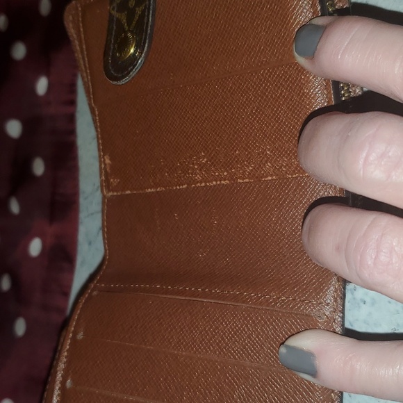 Authentic LOUIS VUITTON Wallet - Picture 3 of 7